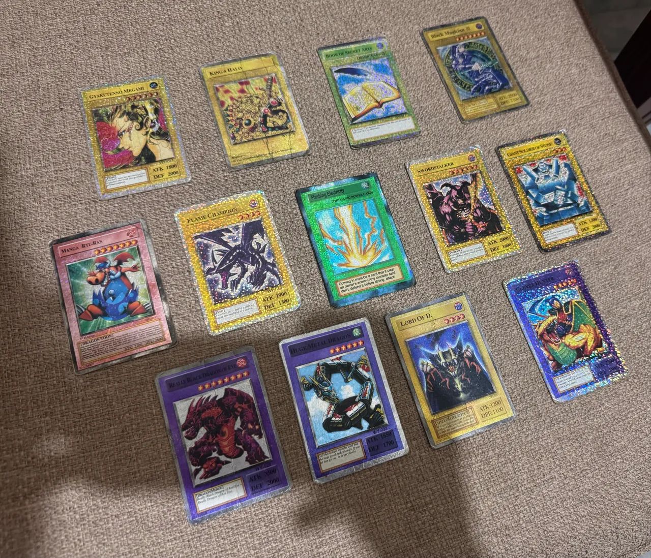 Cartas de Yu Gi Oh-Mago Negro-Polimerização-Dragão Branco + Raigeki - Foto 2