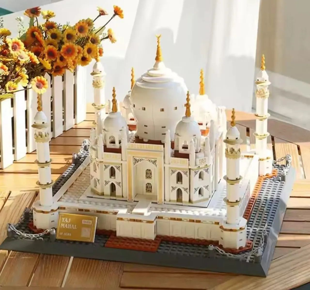 BLOCOS DE MONTAR RÉPLICA DO TAJ MAHAL DA ÍNDIA COM 1113 PEÇAS MODELO 10189 MARCA MEGA 
