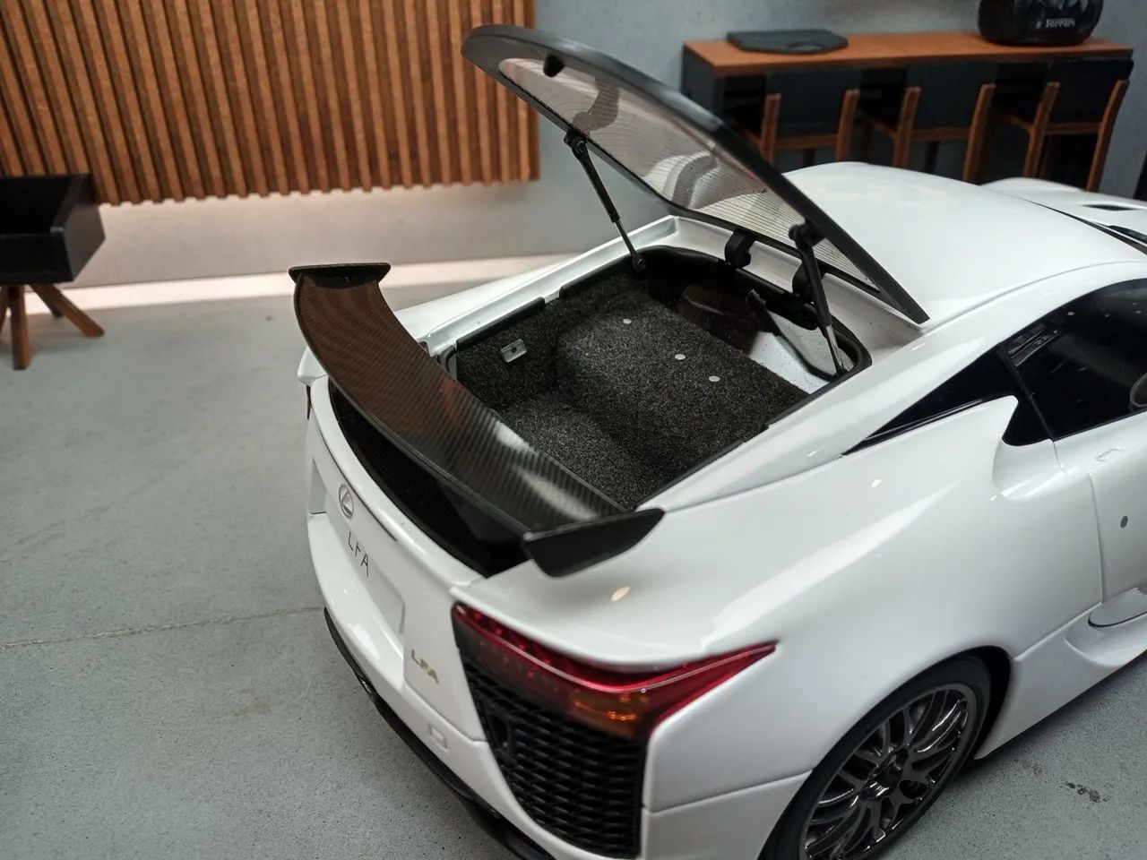 Miniatura Lexus LFA Autoart 1/18 - Hobbies e coleções - Rio Bonito