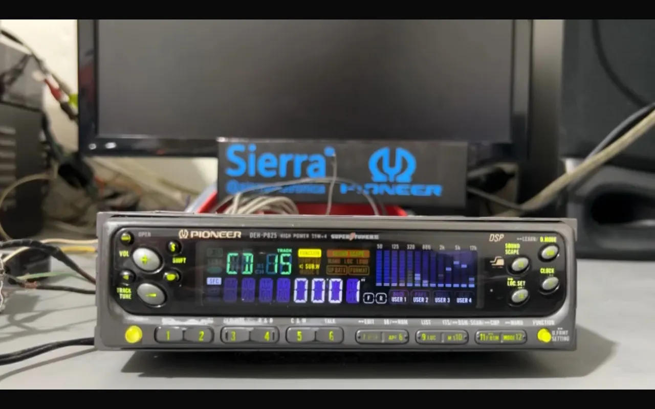 Pioneer DEH-P823 - Toca CD/MP3 Player