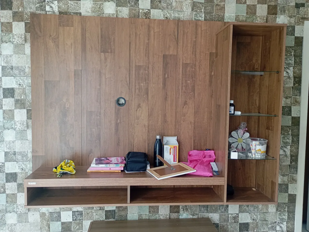 Vendo painel de tv em bom estado de conservação