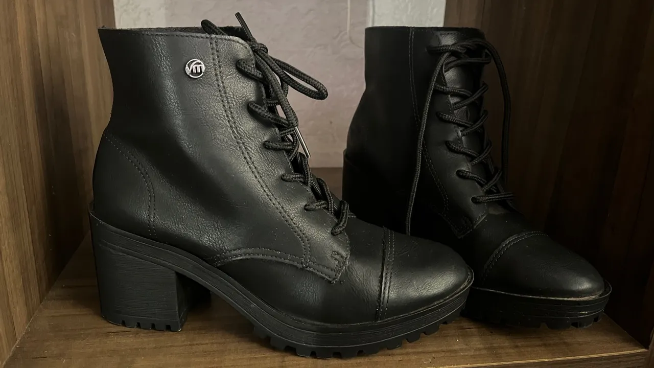 Bota Feminina Coturno Tratorada Preta