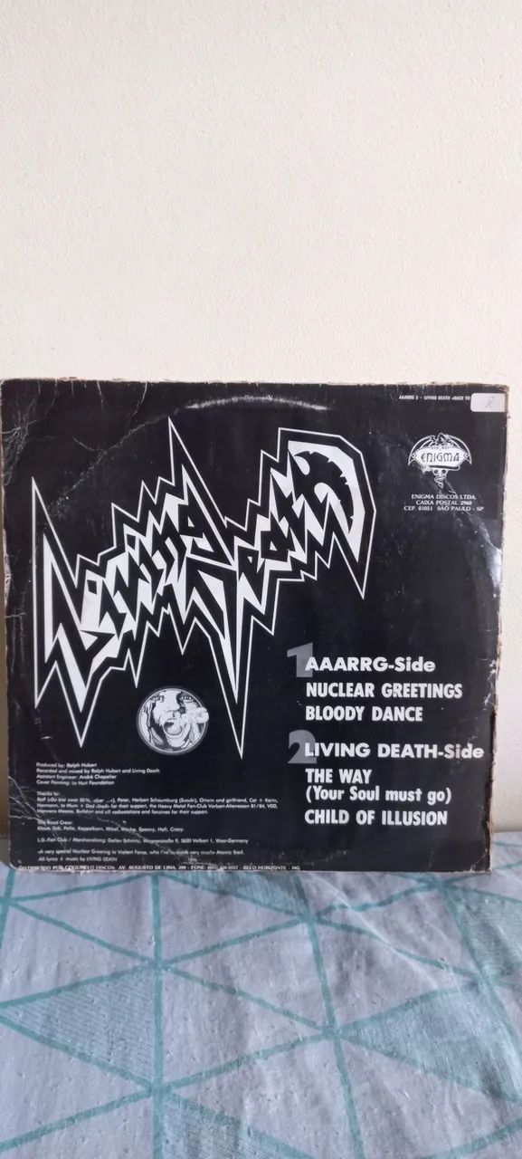 LP Living Death - Back to the Weapons disco de 1987 - Foto 2