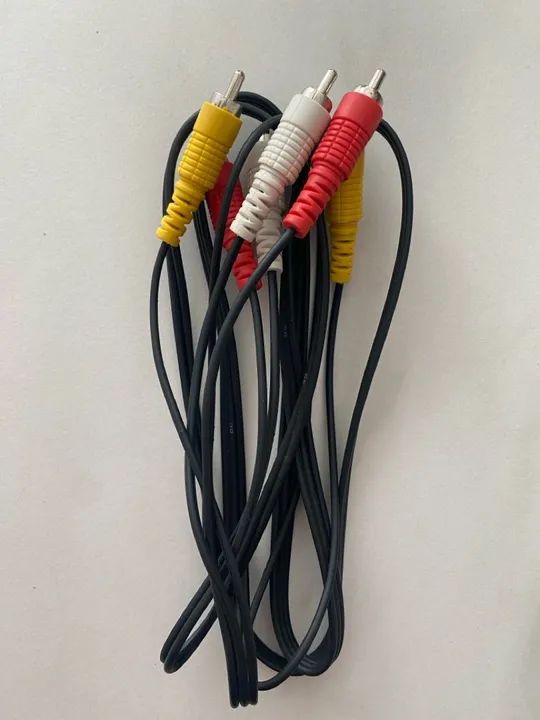 Cabo De Áudio e Video 3 RCA Macho 3 RCA Macho 1,5m Adaptador