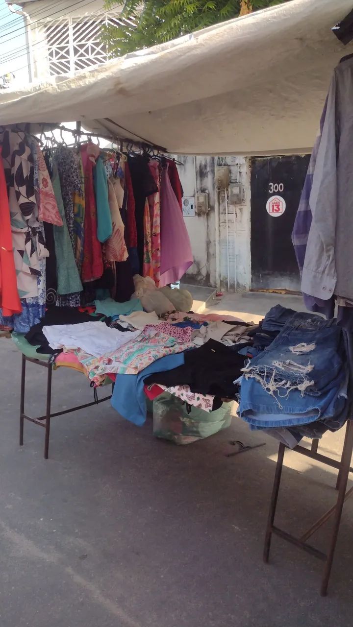 Lote de roupas para bazar variados