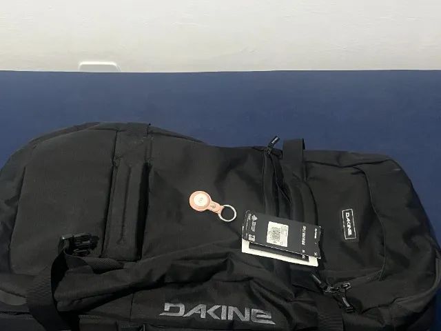 Mala Grande Rodinha Dakine + Rastreador De Malas Fam Apple