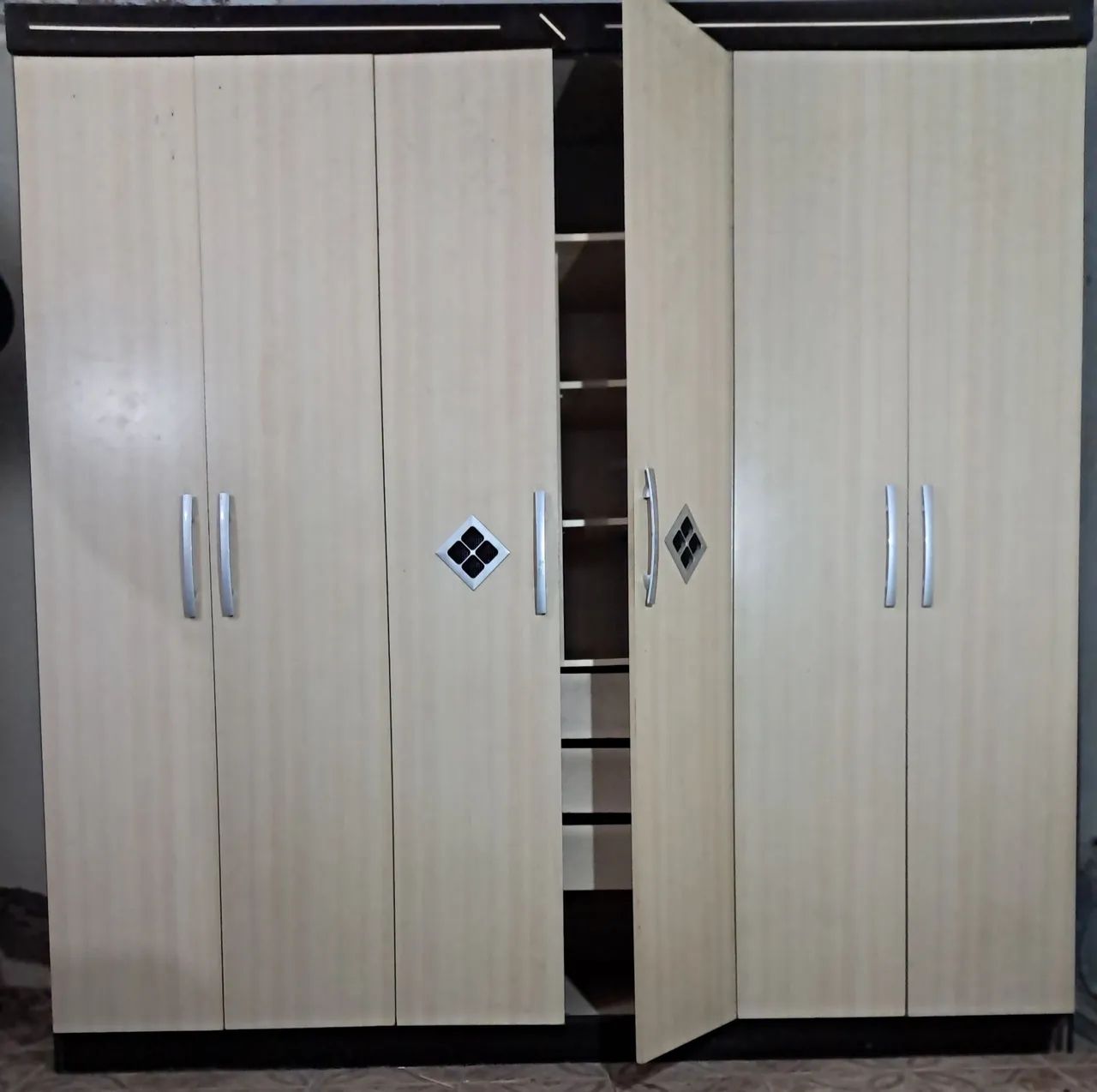 GUARDA ROUPA promoção p/ vender rápido
