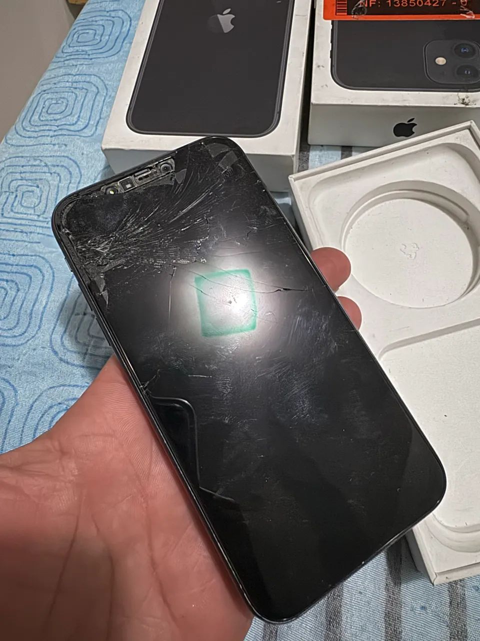3 IPHONES 11 COM DEFEITO ICLOUD  - Foto 2