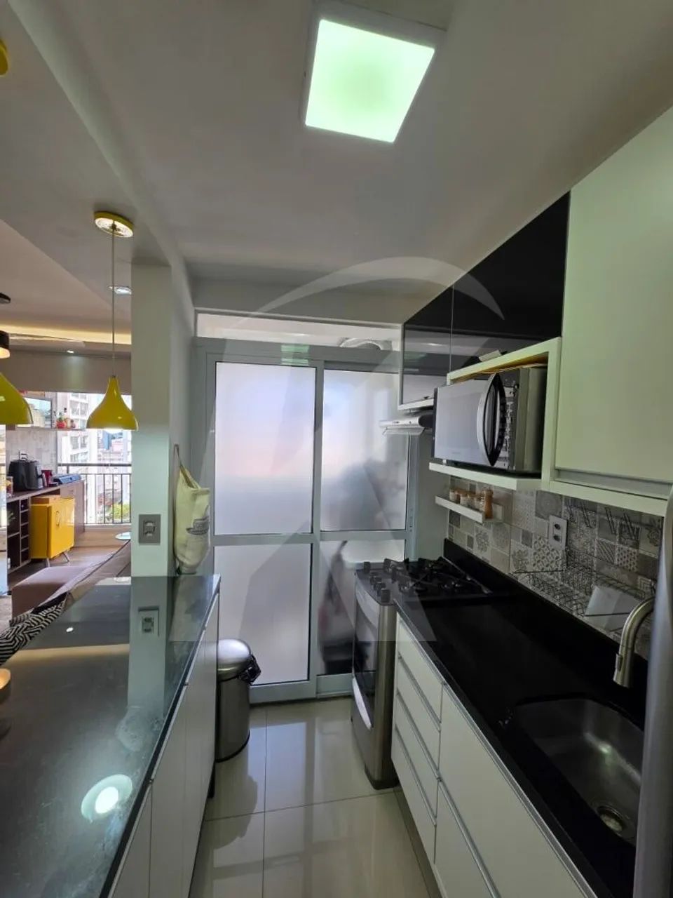 Apartamento Mobiliado 2 dormitórios com varanda, a 200m² Metrô Tucuruvi