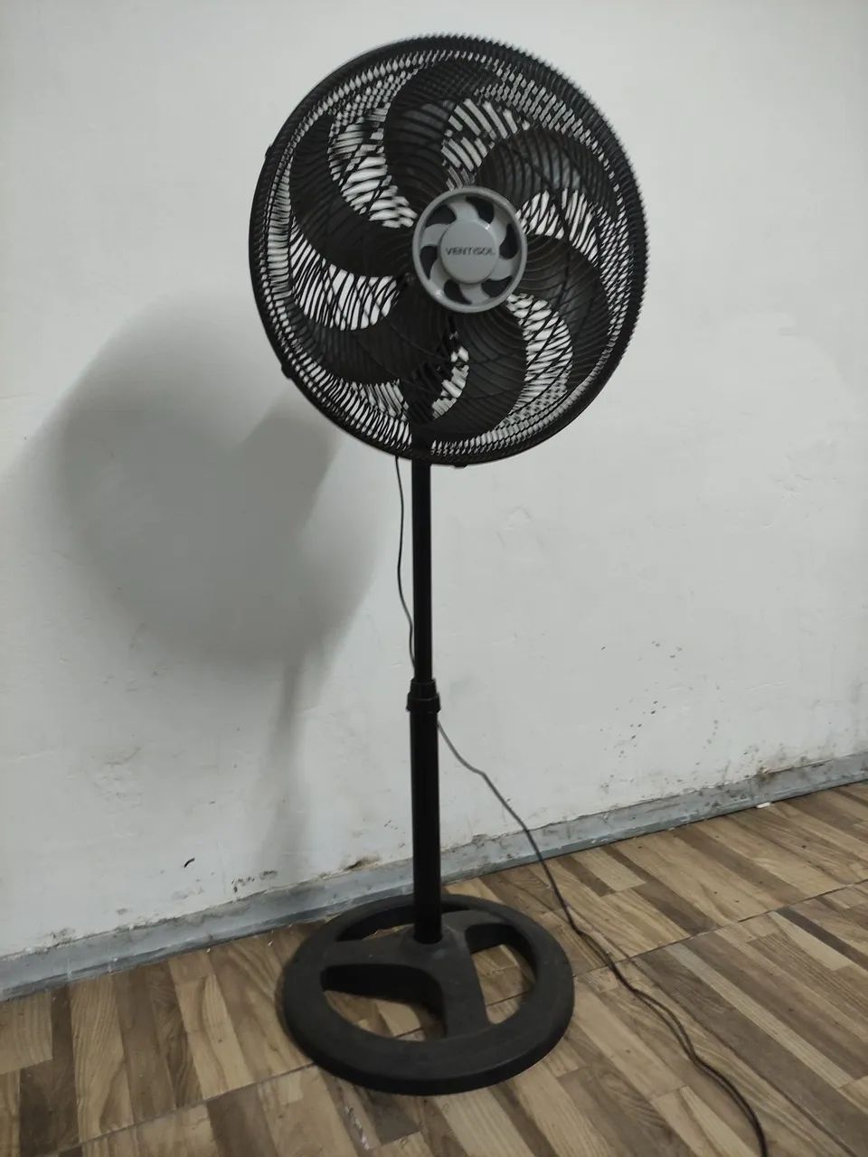 Ventilador Torre Ventisol 6 pás 