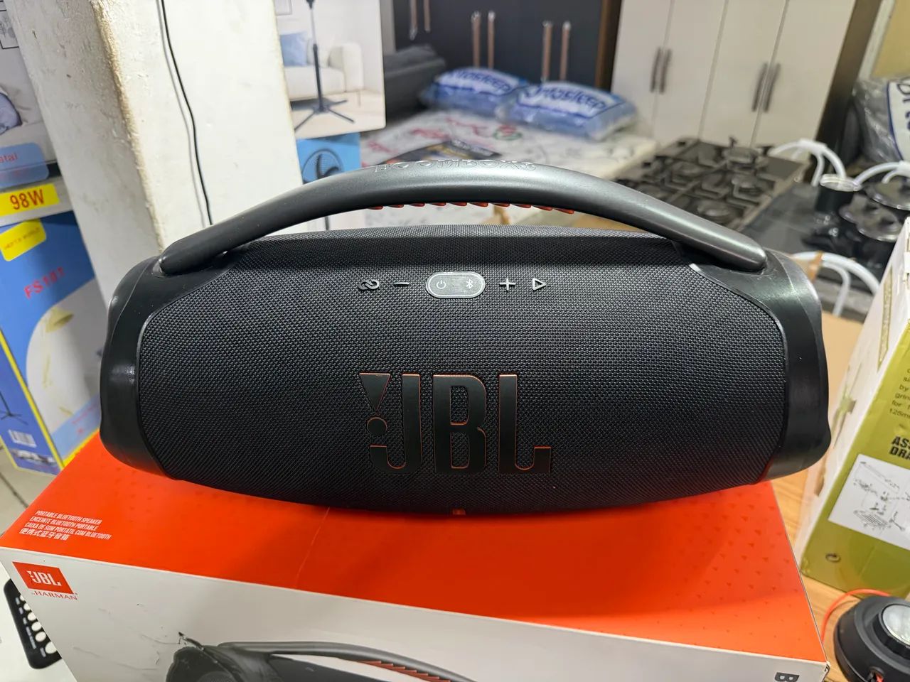 Jbl Bombox 3 com NF caixa original e opção de comprar com a case de transporte parcelo  - Foto 5