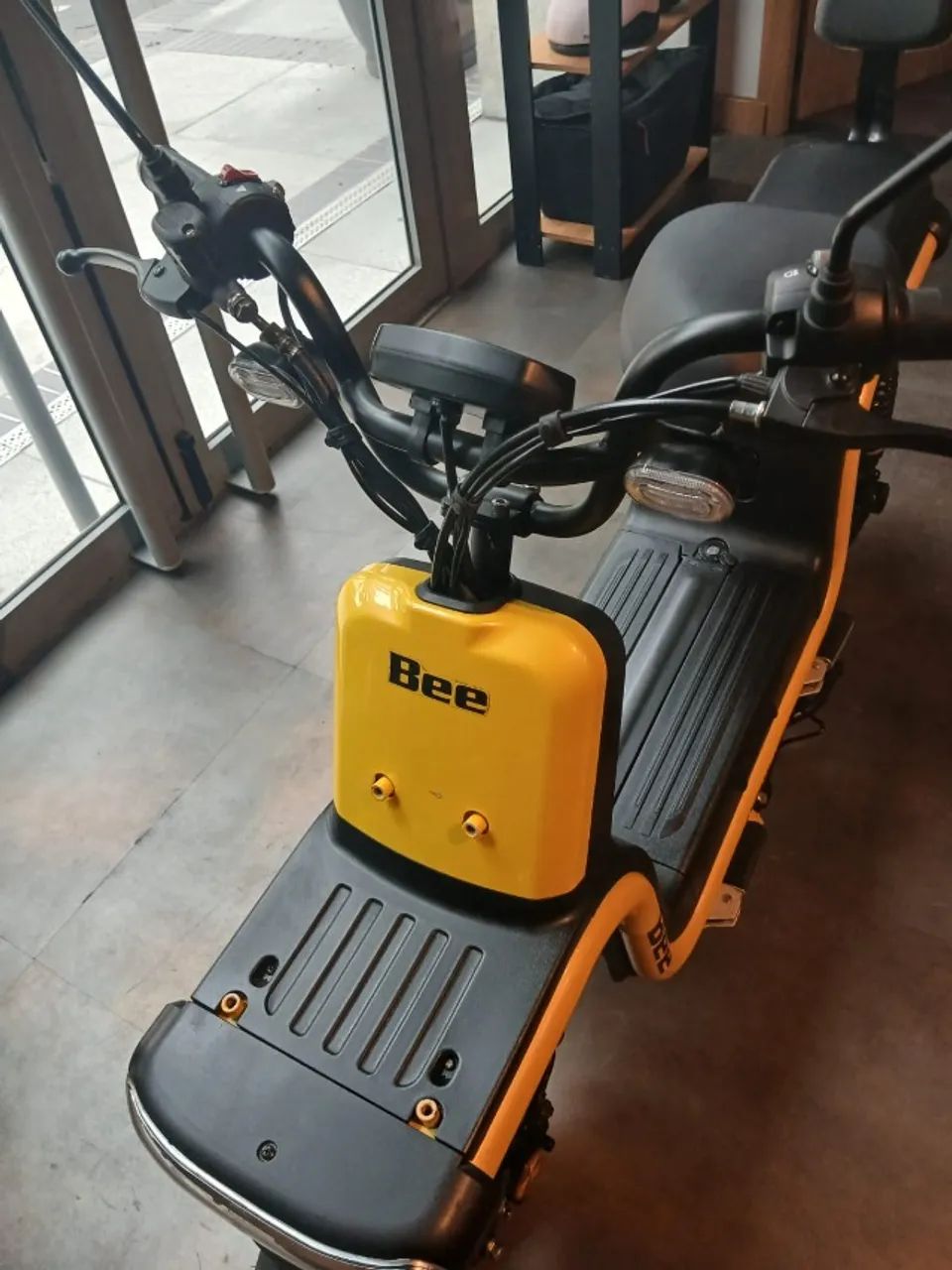 BEE ELETRICA U1 BATERIA DE CHUMBO - Foto 2
