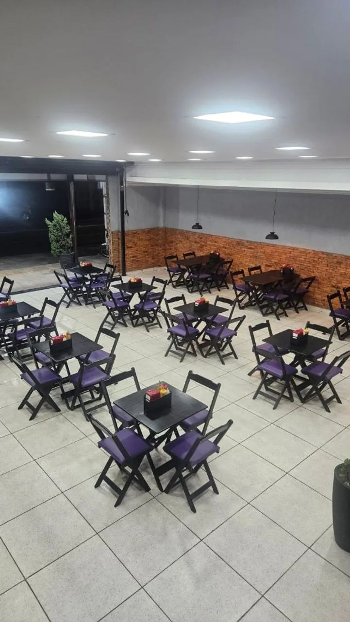 Vende se 15 conjunto de mesa e cadeiras em perfeito estado ,cadeiras acolchoadas confortav