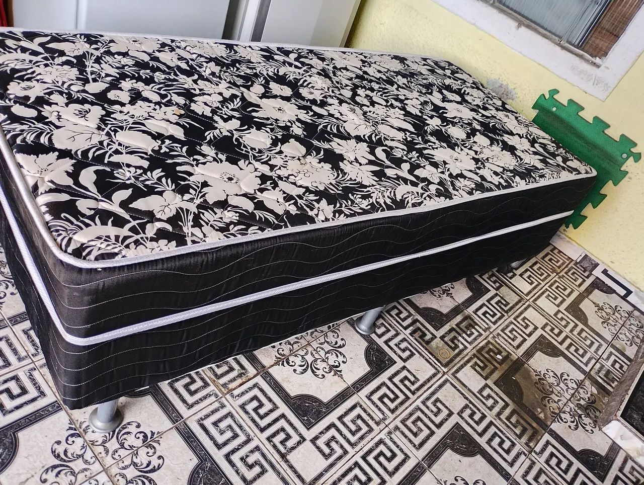 Vendo cama box de solteiro conjugada  - Foto 4