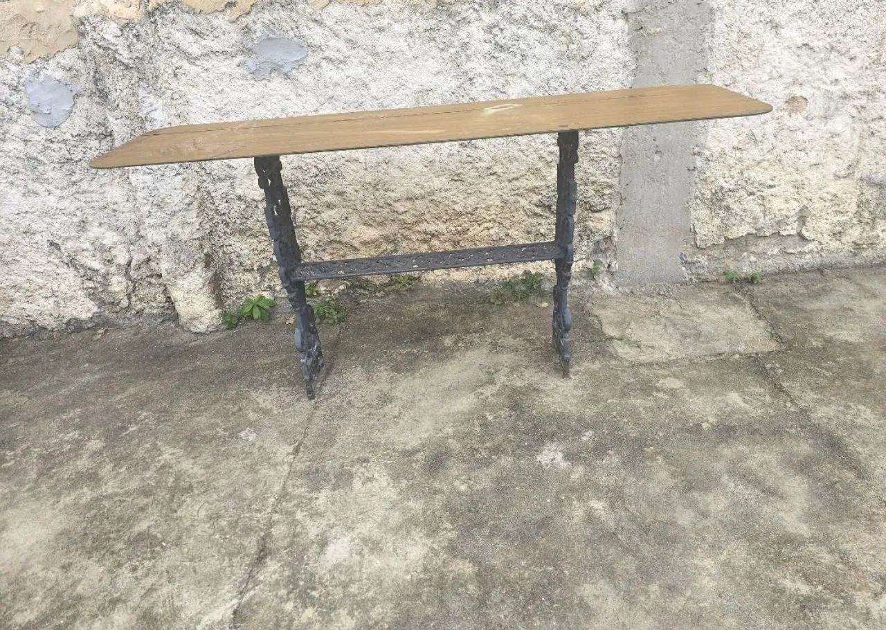 Aparador ferro fundido com tampo de vidro 