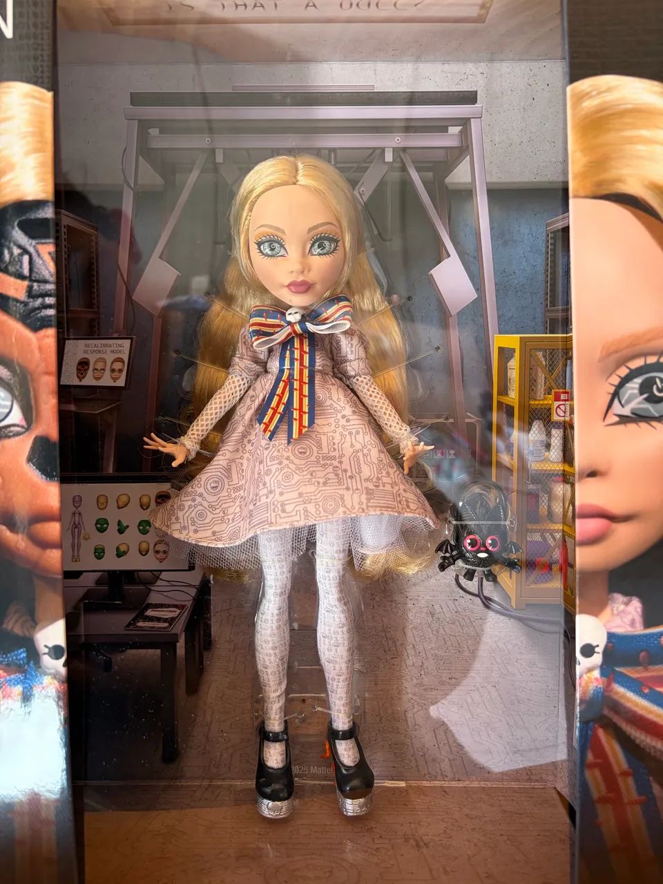 Boneca Monster high Skullector Megan lacrada  - Foto 2