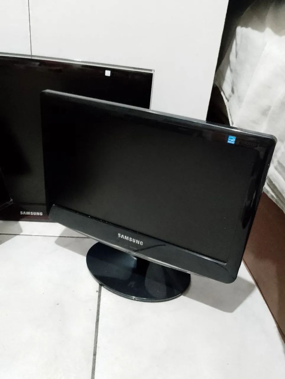 Vendo 4 Monitores 3 Samsung 1 Dell. - Foto 4