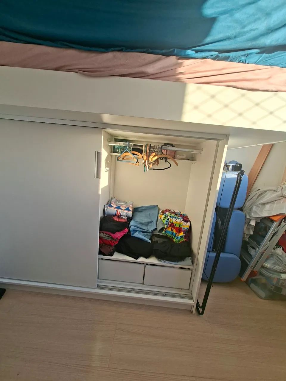 Guarda-roupa com Cama - Foto 2