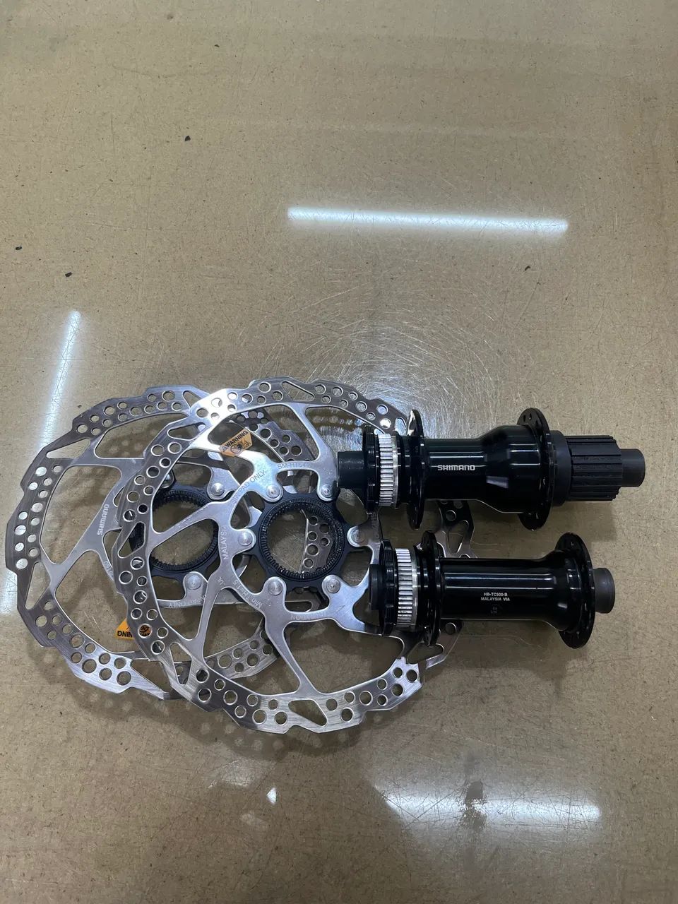 Par Cubo Shimano TC500 boost + discos  - Foto 2