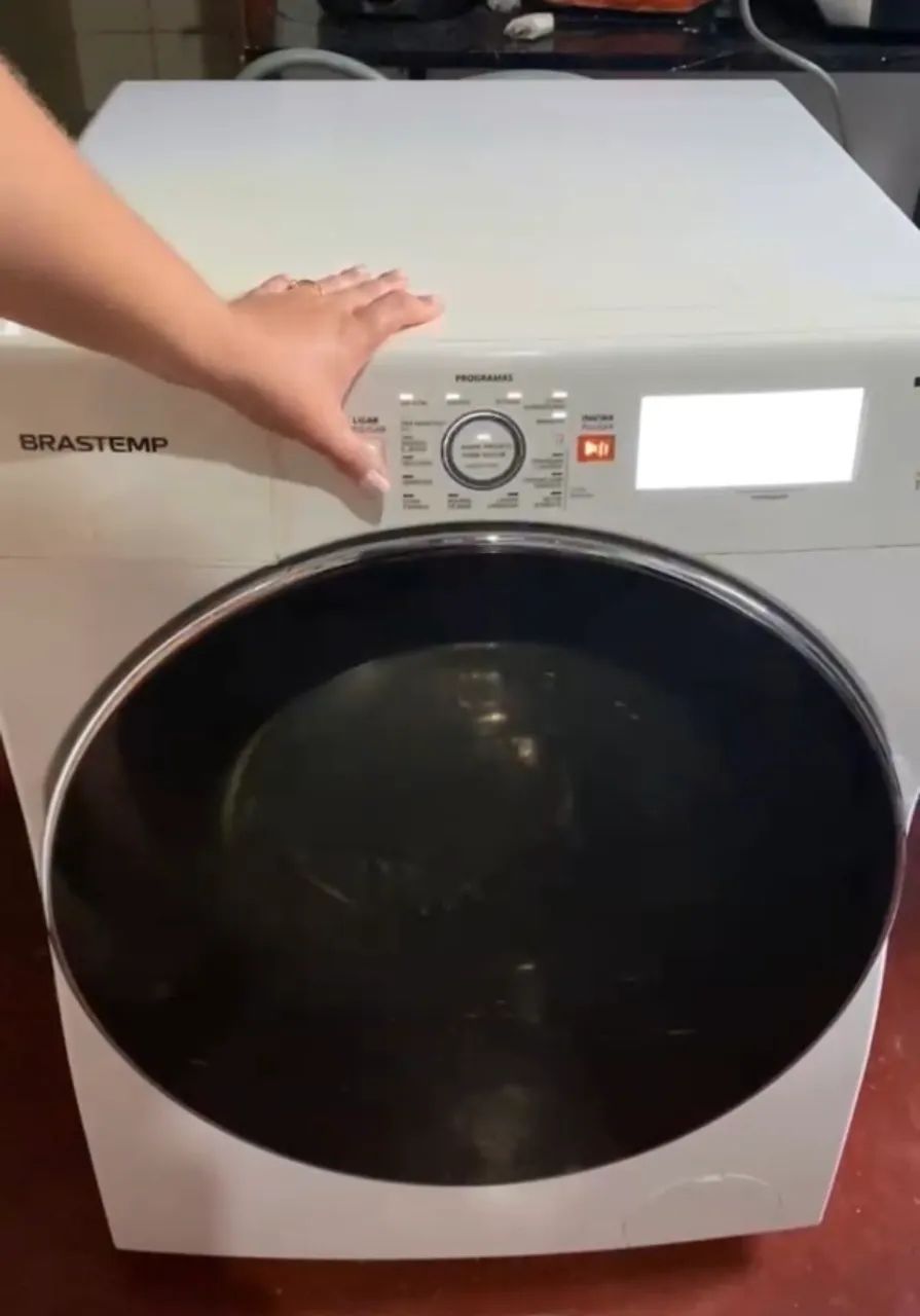 Vendo Máquina de Lavar Lava e Seca?