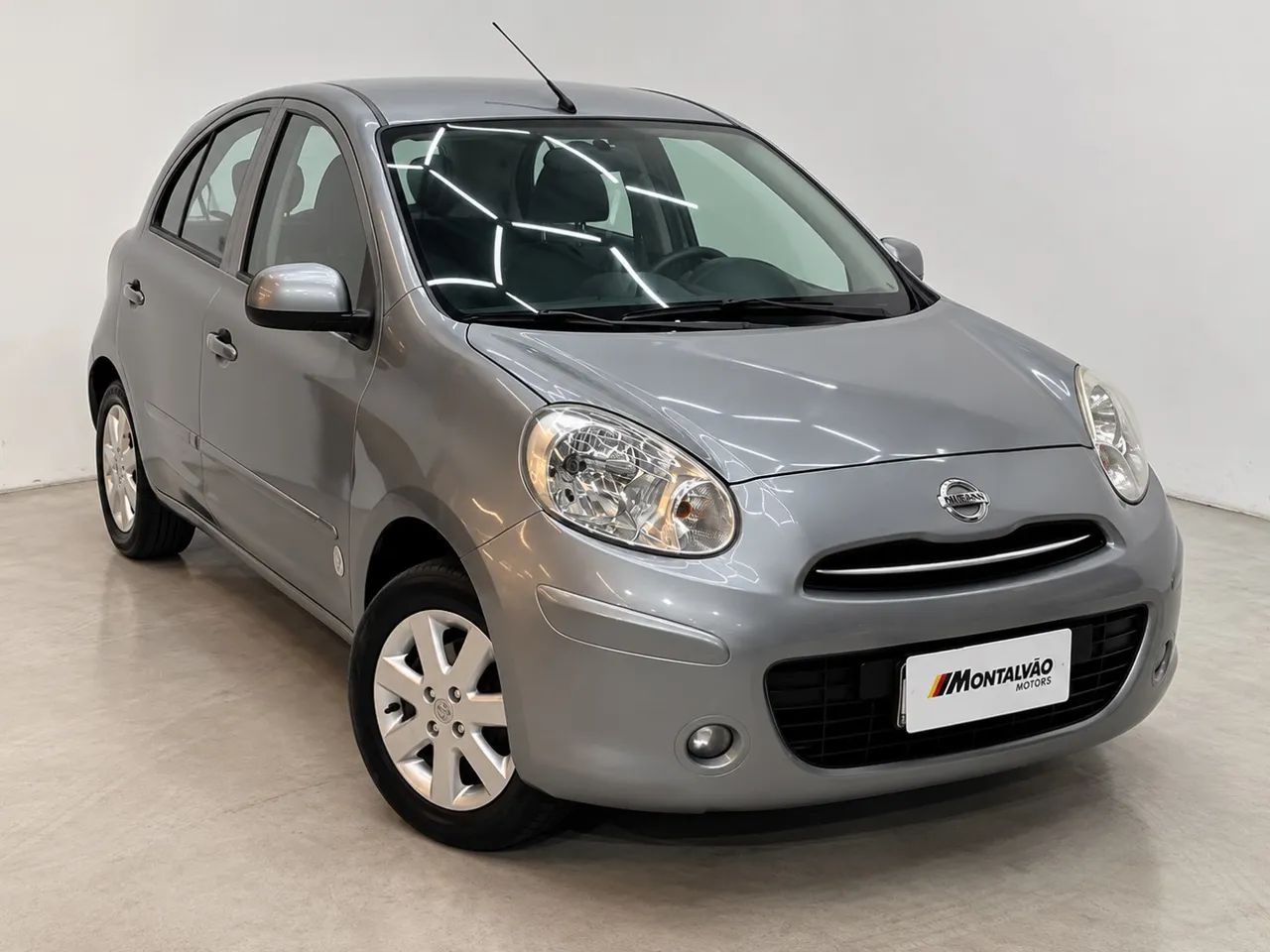 Nissan March 1.0 12V FLEX 5P 2013