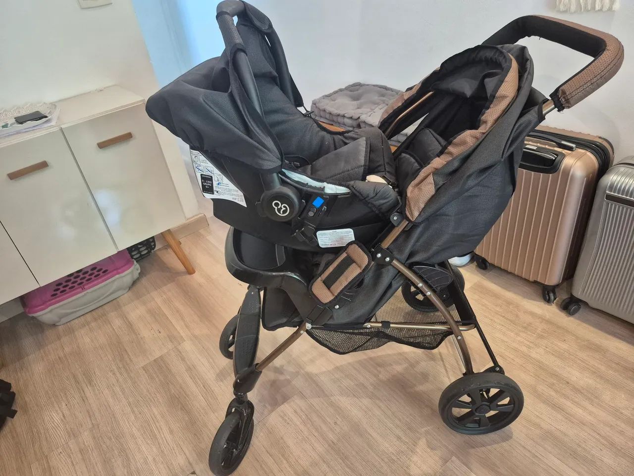 Kit carrinho de bebê + bebê conforto galzerano - Foto 2