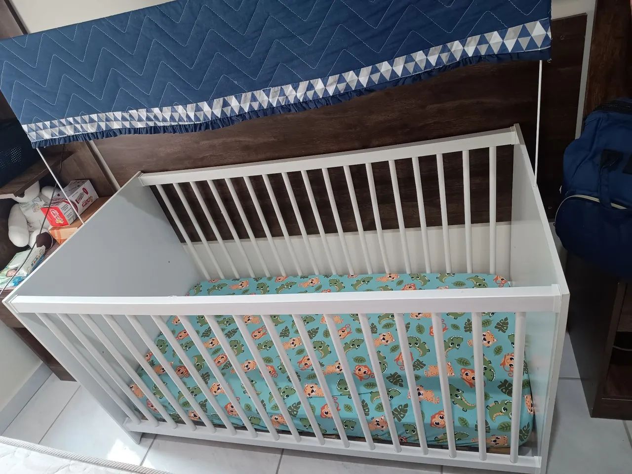 BERÇO INFANTIL BRANCO - EM OTIMO ESTADO, COM COLCHÃO.  - Foto 3