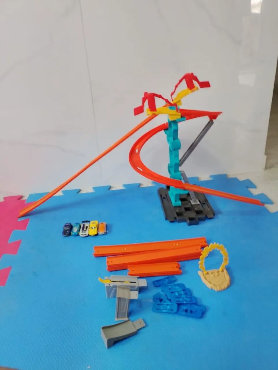 Pista hot wheels spiral sky - Foto 2