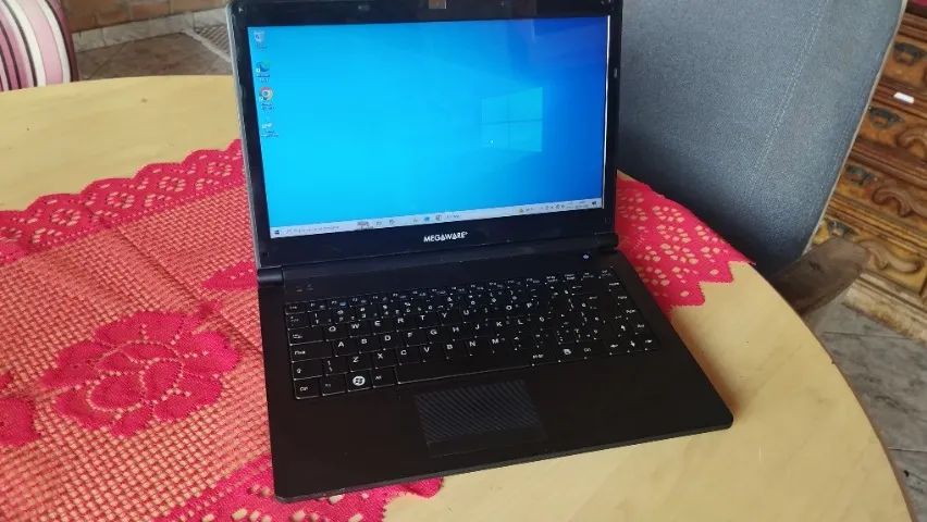Notbook Megaware i3 QudCore 4g hd 250 hdmi