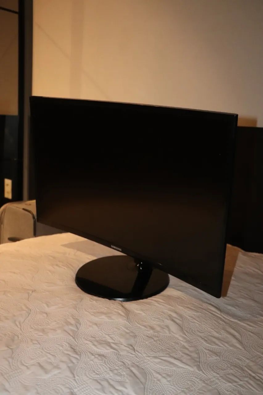 Monitor Curvo Samsung 27" FHD HDMI VGA Freesync CF390 - Foto 4