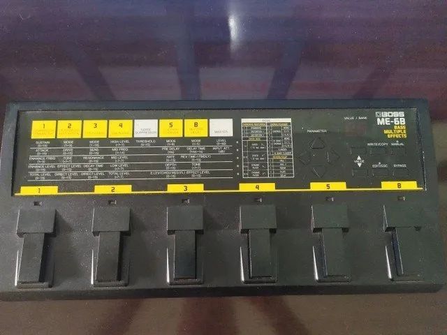 pedaleira boss me-6b