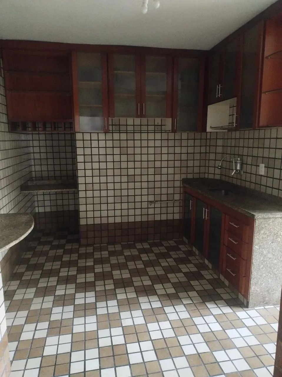 ALUGO apartamento: Edifício Carolina _rua: Ouro Fino 