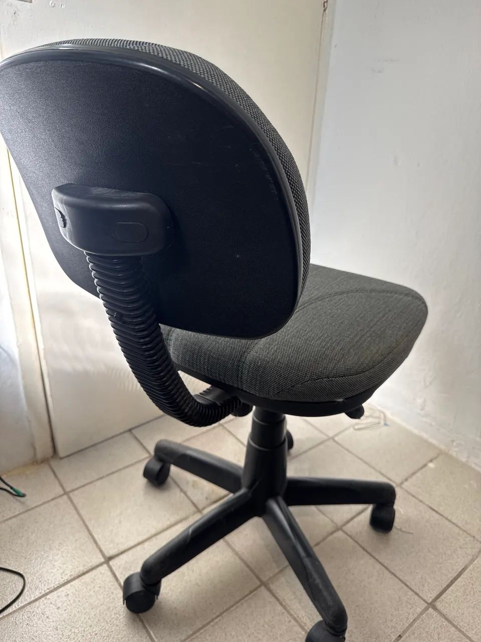 Cadeira escritório simples - Foto 3