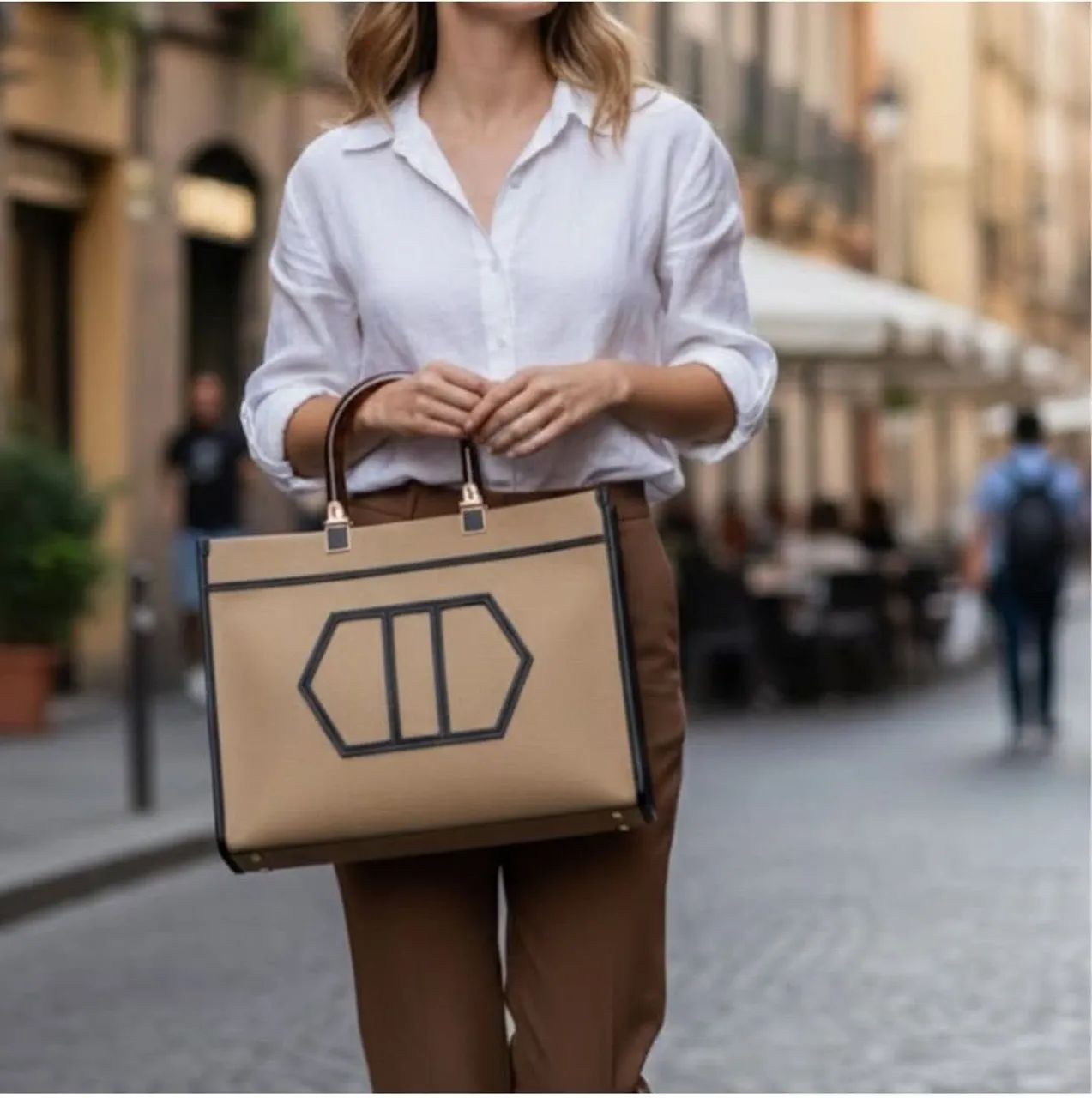 Bolsa Arezzo tote bege - Foto 4