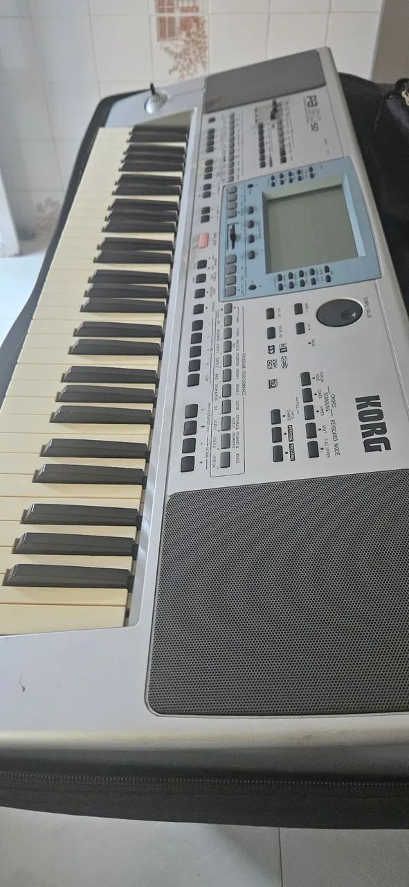 Teclado PA 50SD Korg  - Foto 2