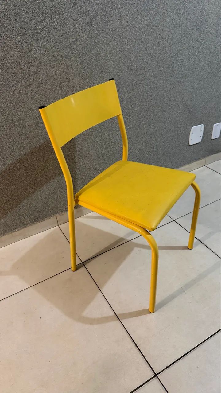 Cadeira amarel