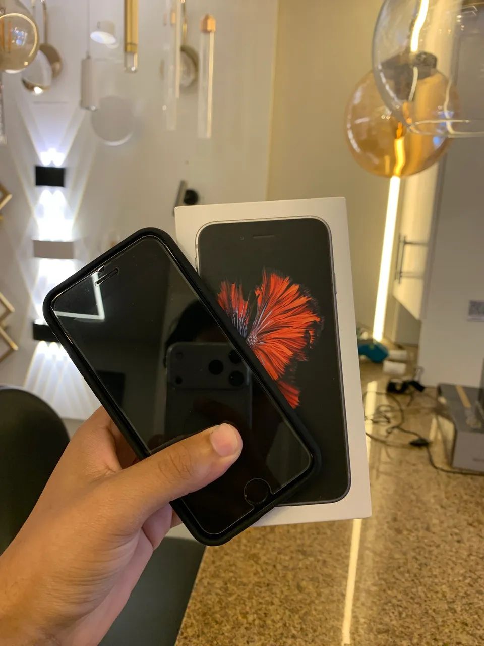 iPhone 6s 64GB Prata Funcionando Perfeitamente + Caixa - Celulares