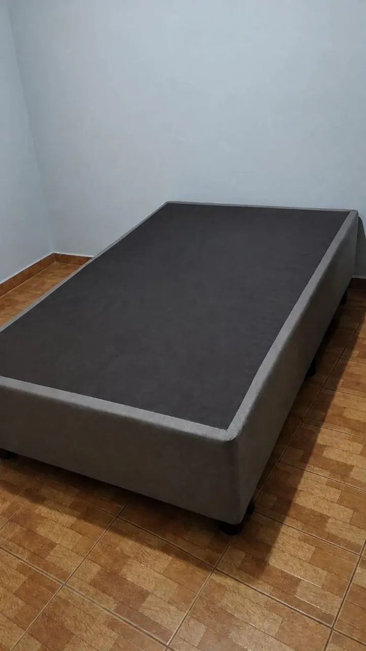 Box casal 1,38 x 1,88 em tecido cinza 