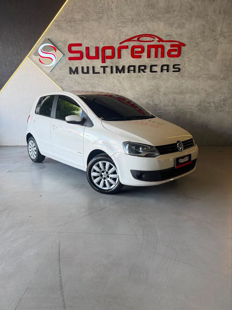 Volkswagen Fox Fox 1.0 Mi Total Flex 8V 3p 2014