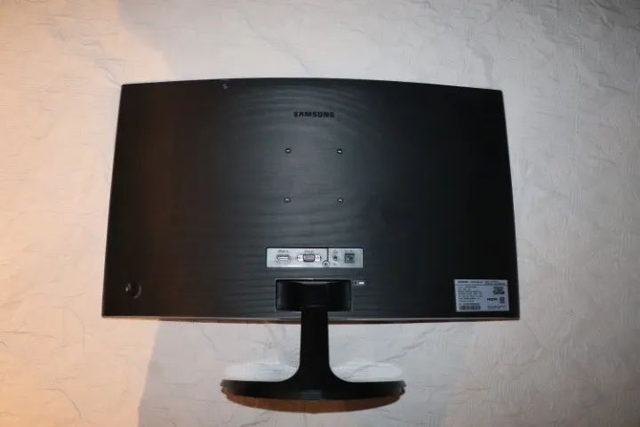 Monitor Curvo Samsung 27" FHD HDMI VGA Freesync CF390 - Foto 5