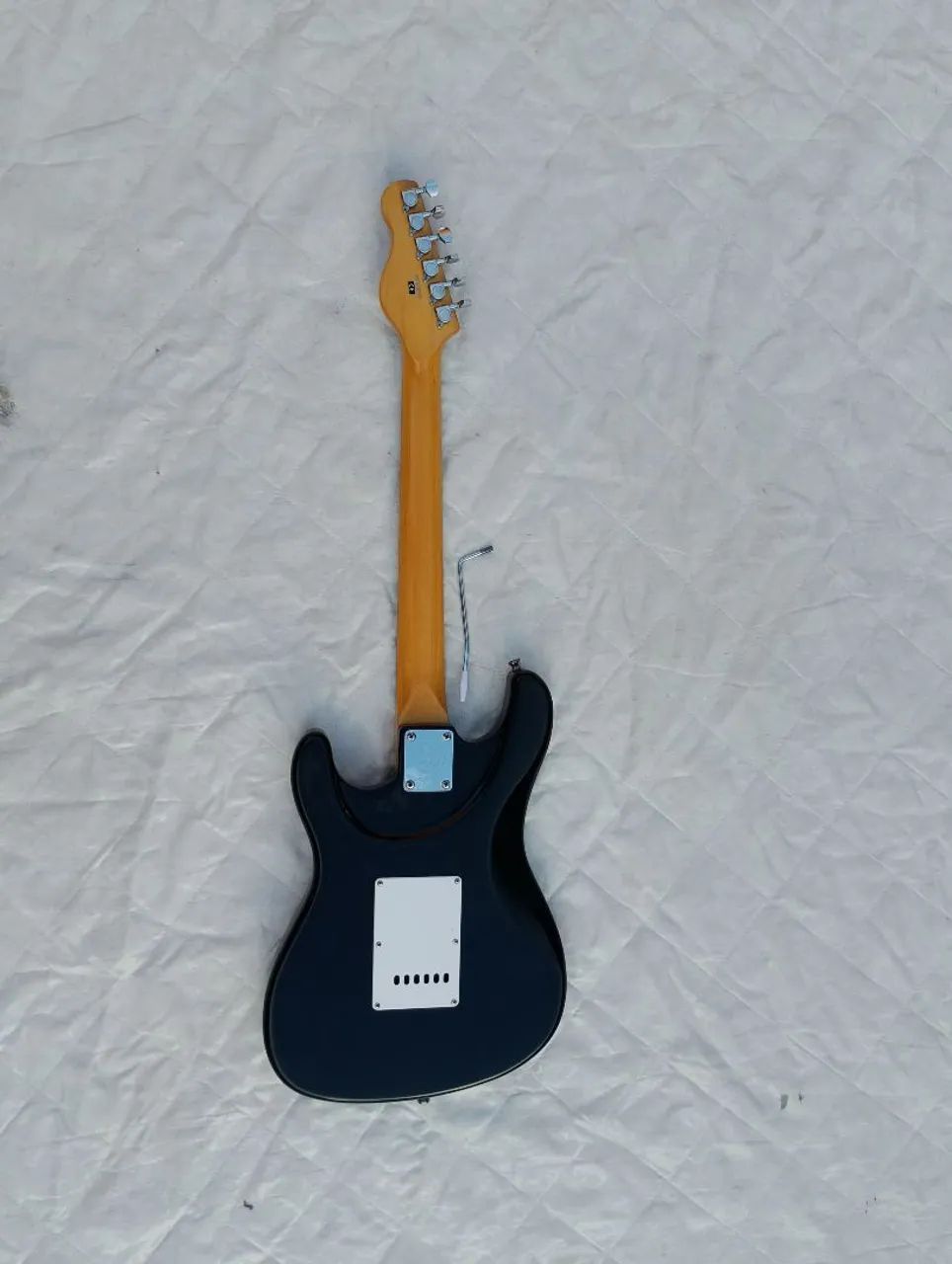 Guitarra Dolphin By Mendes - Foto 5