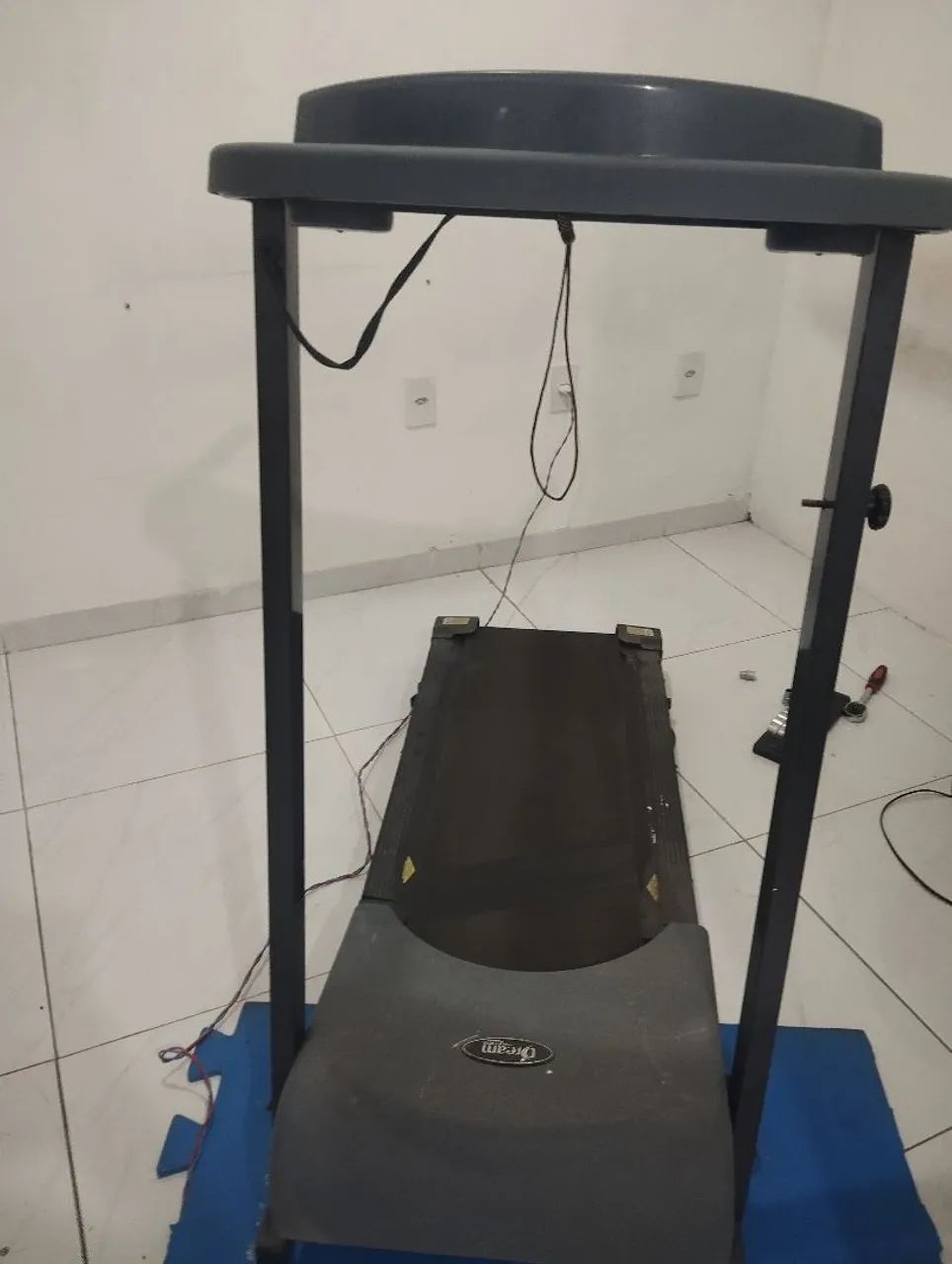 ESTEIRA DOBRÁVEL DR 1600 USADA