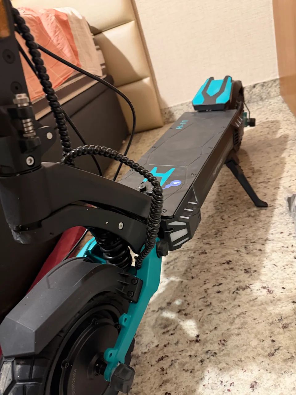 Patinete Elétrico Hitway H11 dois motores total 3200w de pico