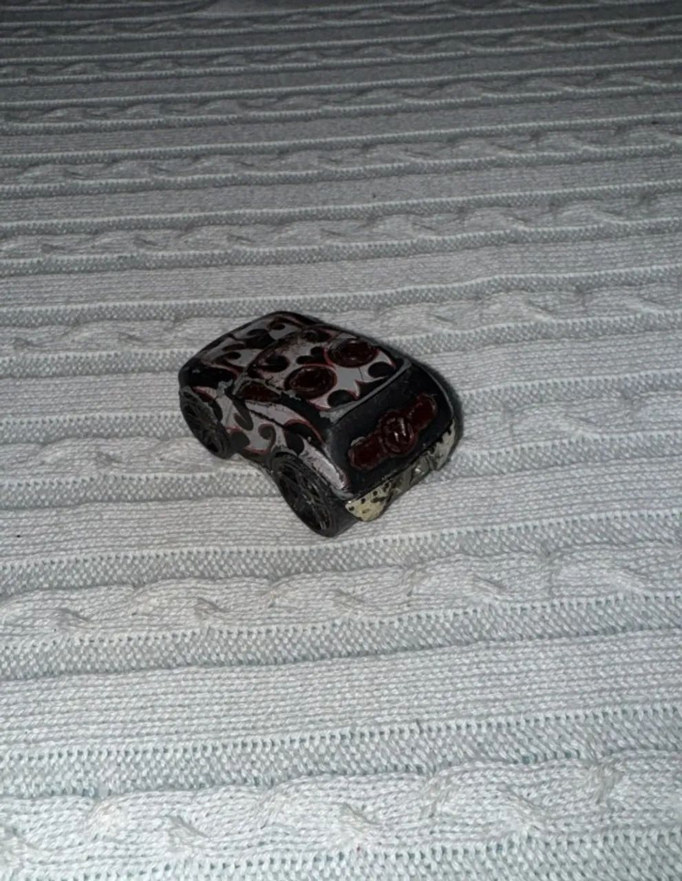 carrinho do modelo Hot Wheels Rocket Box preto com fogo - Foto 3