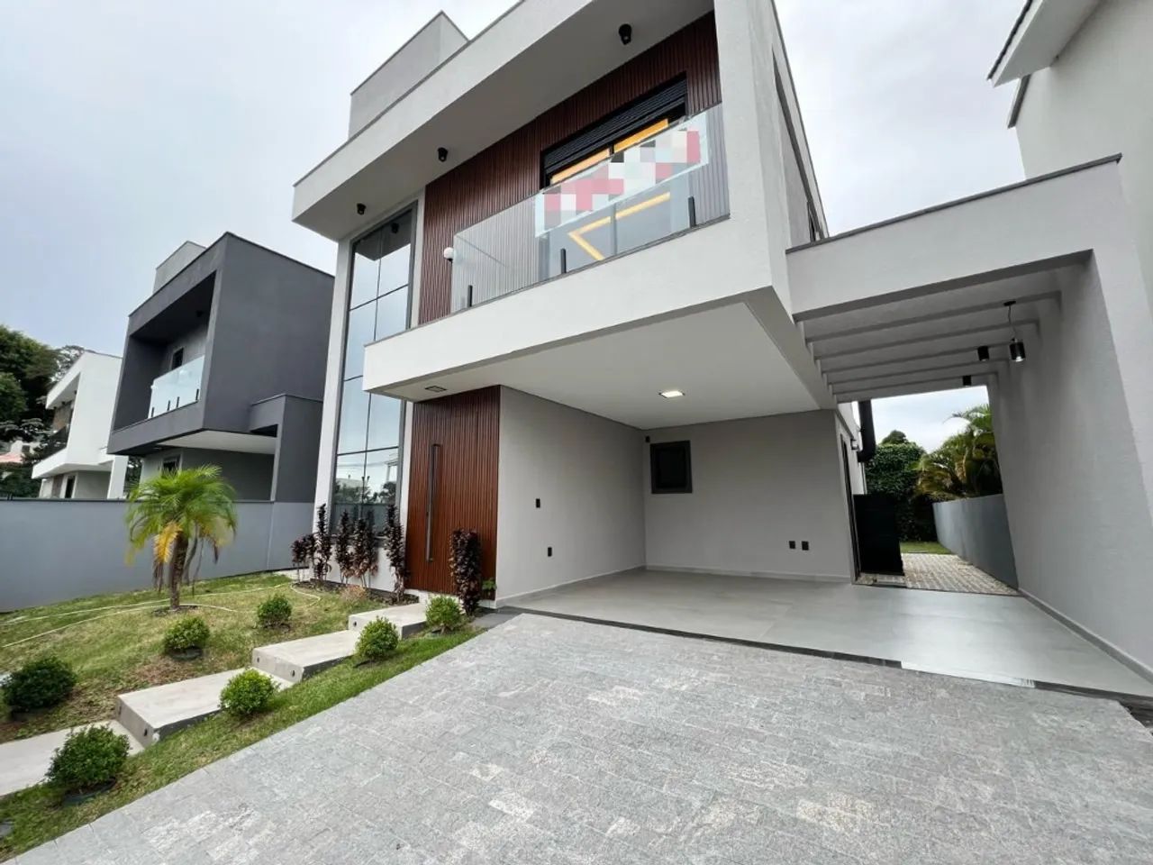 Casa mobiliada com 3 suítes + jacuzzi em Loteamento na Cachoeira do Bom Jesus!