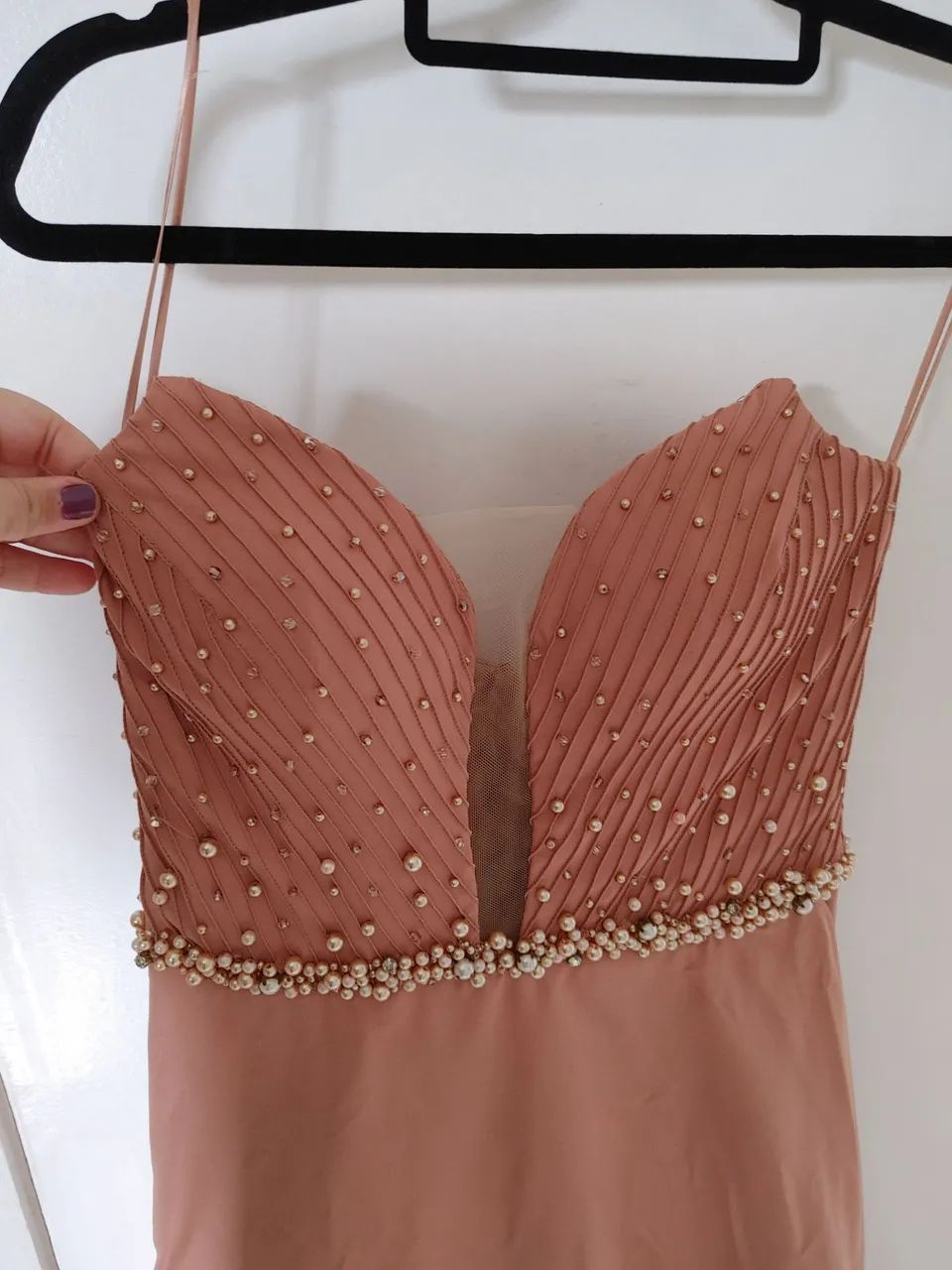 Vestido de festa perfeito, detslhes em pérolas.