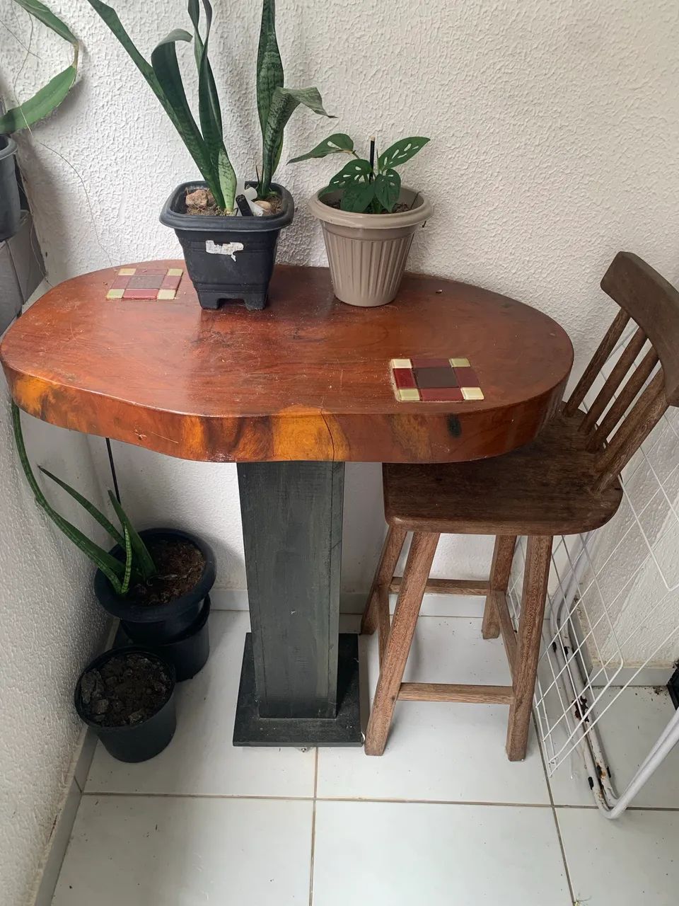 Mesa de madeira e cadeira rústica  - Foto 3