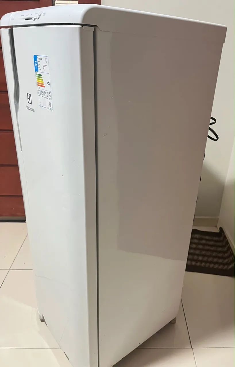 GELADEIRA ELETROLUX (BEM CONSERVADA) - Foto 4