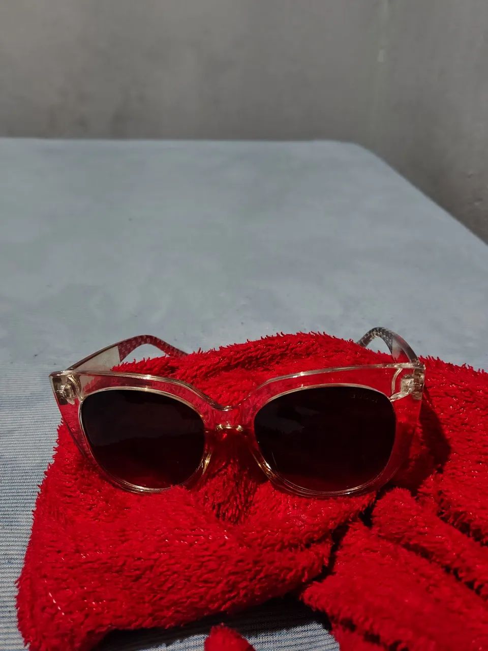 Vendo óculos feminino da Gucci original 