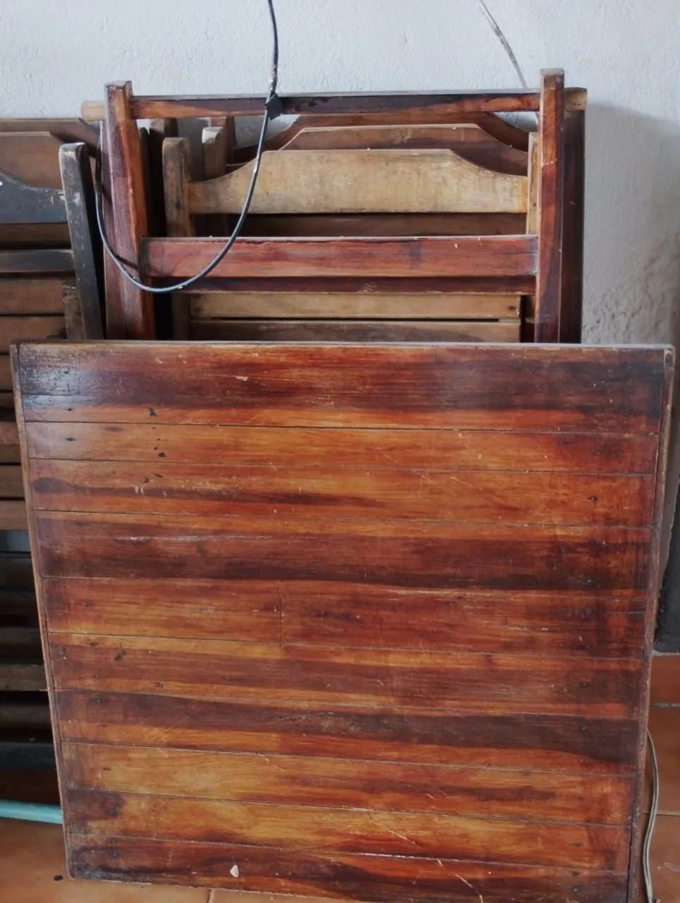 Conjunto de mesa e cadeiras de madeira  - Foto 3
